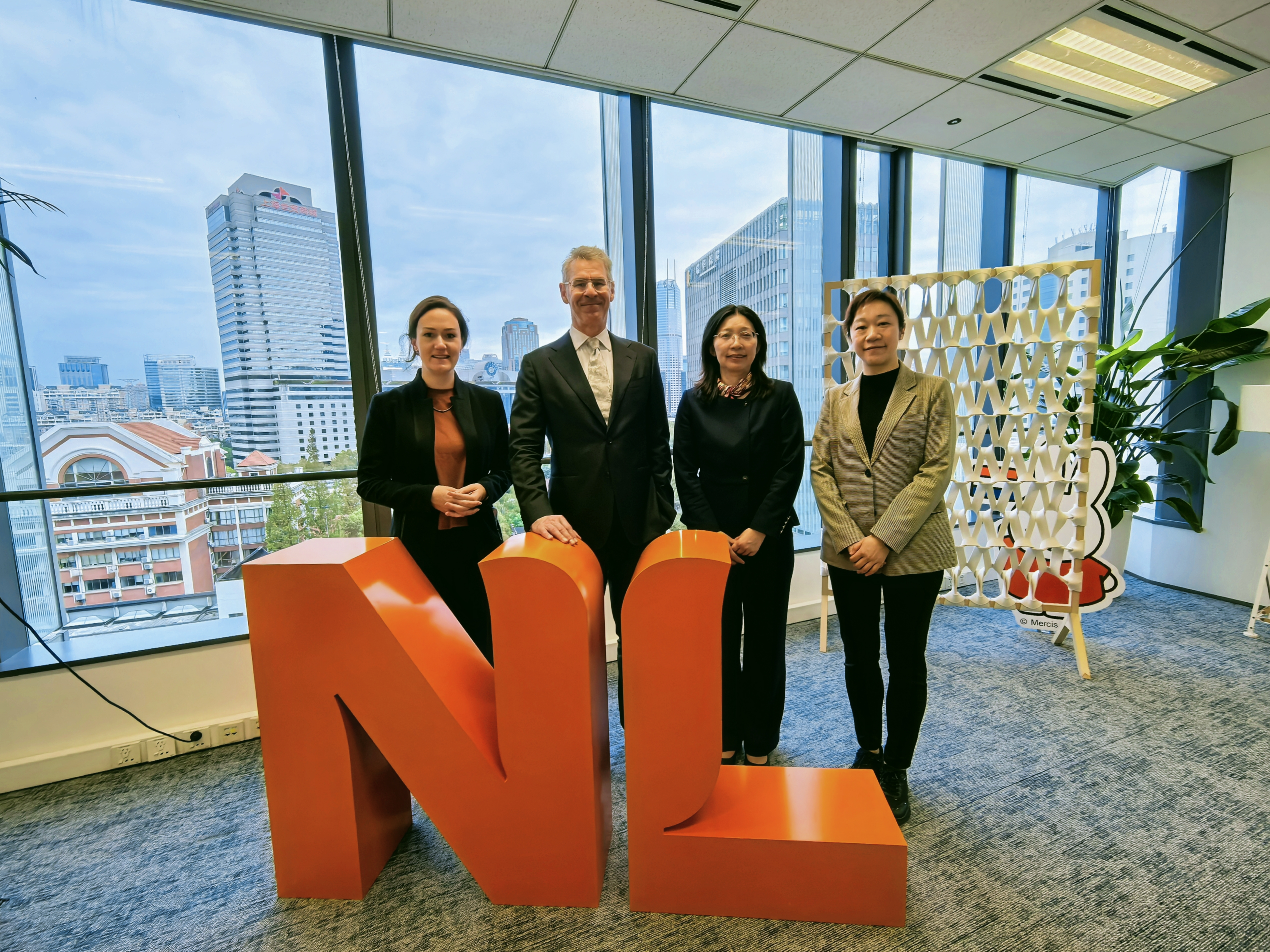 市外办赴沪拜访相关机构并参加进博会